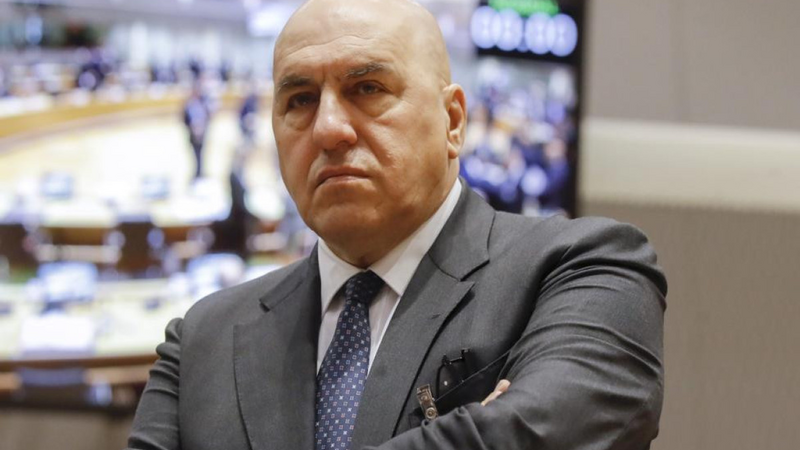 İtaliyanın müdafiə naziri Dubaydan hərbi təyyarə ilə qayıdıb