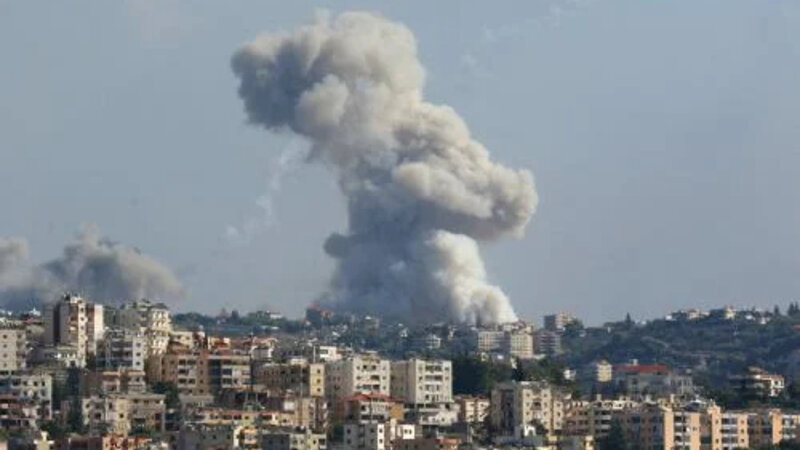 Yaxın Şərq: ABŞ donanmasının qərargahı və səfirliyi hədəfə alındı -