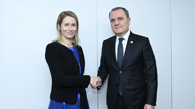 Ceyhun Bayramovla Kaya Kallas bölgədəki hərbi gərginliyi müzakirə etdi