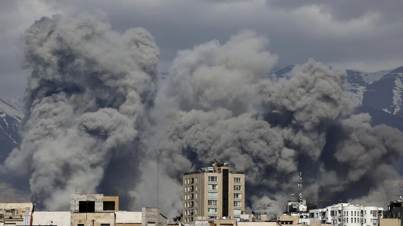 İran müharibədə: İsfahan və Şirazda silsilə partlayışlar oldu -