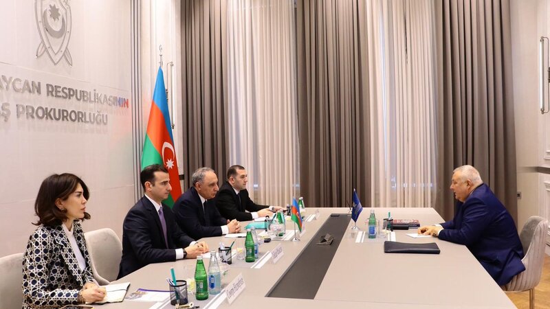 Baş prokuror Yuri Jdanovu qəbul etdi