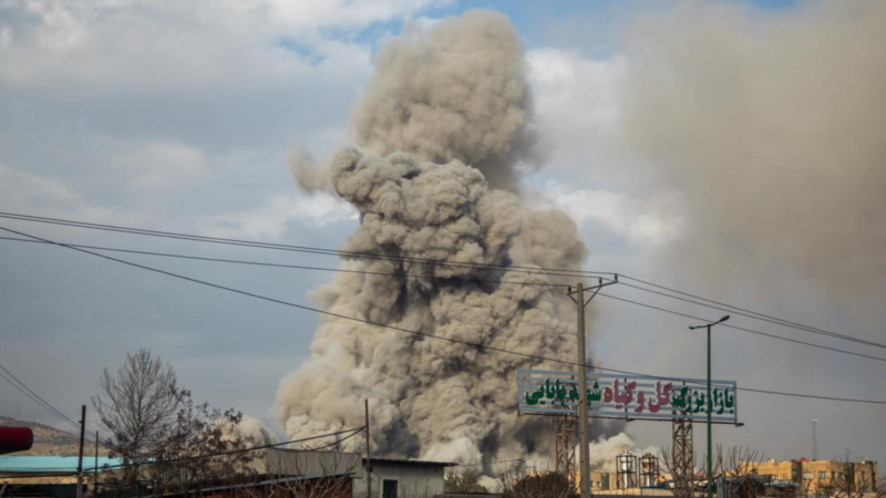 İran bombardman altında: Kirmanşaha zərbə endirildi -