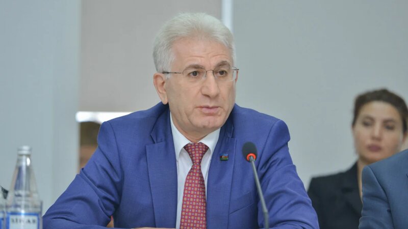 Deputat: Özəl təhsil müəssisələrinin müəllimləri də sertifikasiyaya cəlb olunmalıdır