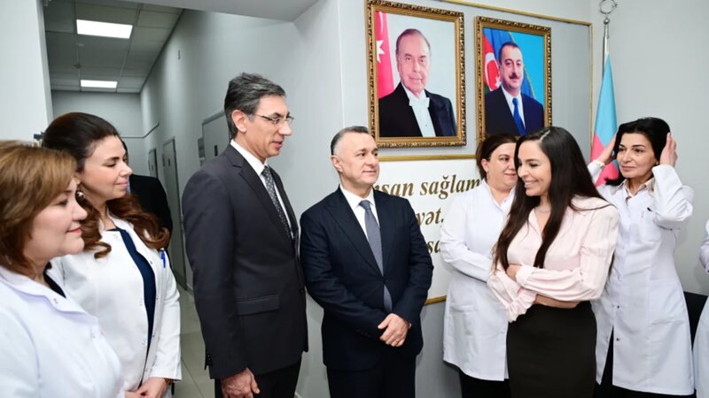 Leyla Əliyeva Bakı Şəhər Narkoloji Mərkəzini ziyarət edib