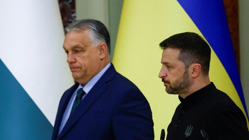 Ukrayna: Macarıstan Ukrayna bankının əməkdaşlarını nağd pulla saxlayıb