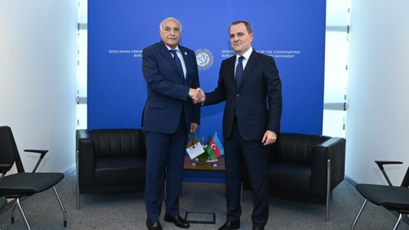 Əlcəzairin XİN başçısı İranın Azərbaycana dron hücumları ilə bağlı narahatlığını bildirdi