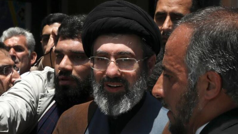 İranda yeni ali lider seçildi