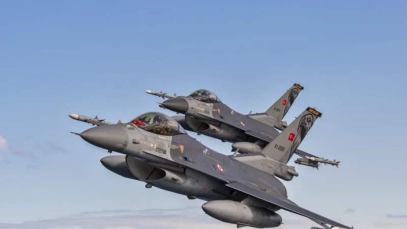 Türkiyə F-16-ları Kipr üzərində uçuşlar həyata keçirdi