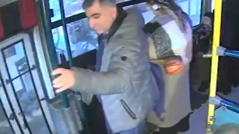 Cibgirlik etdiyi an kameraya düşdü, polis saxladı -