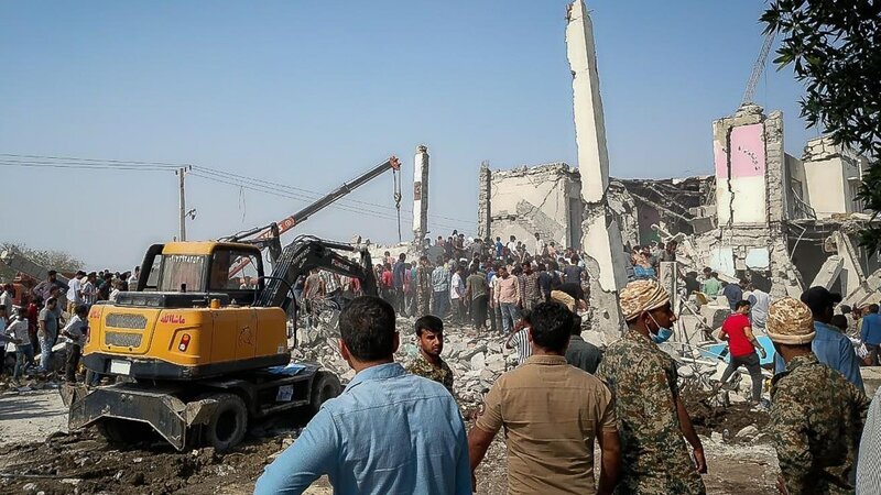 Tramp İranda məktəbə zərbə ilə bağlı istintaqın nəticələrini qəbul edəcəyini bildirib