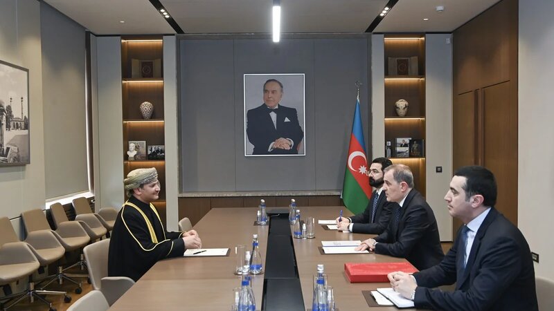 Ceyhun Bayramov və Raşid Əl-Cahvari Yaxın Şərqdəki vəziyyəti müzakirə ediblər