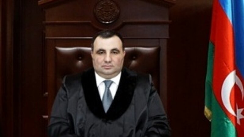 Tağı Əhmədovun hakim oğlu şikayətinə baxdığı vətəndaşdan şikayətçi olub