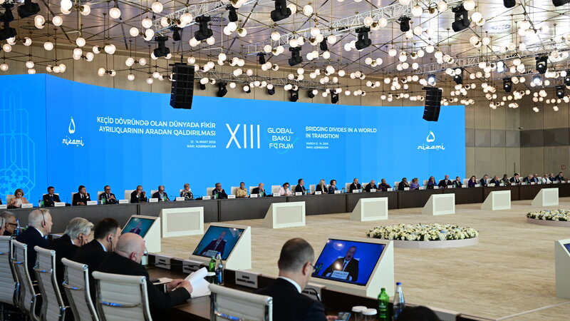 Prezident İlham Əliyev: Azərbaycan vasitəsilə daşınan yüklərə olan tələbat artır