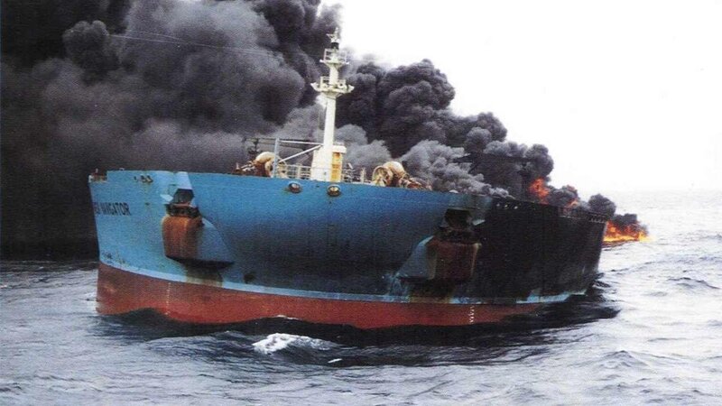 İraqda hücuma məruz qalan tankerlər Malta və Marşal adaları bayrağı altında üzürdü