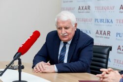 Umud Rəhimoğlu: Erməni snayperlərinin 150 metrliyində telefon işığı ilə atamı dəfn etdik -