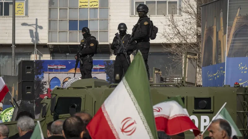 SEPAH hakimiyyət əleyhinə kütləvi nümayişlərlə bağlı xəbərdarlıq etdi