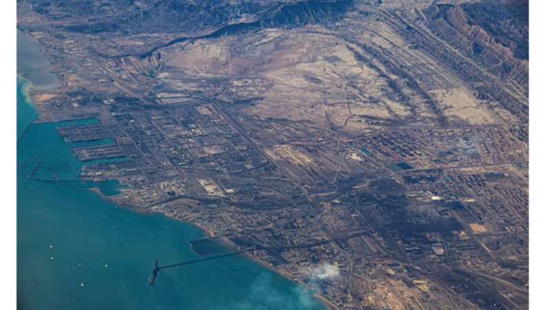 BƏƏ-nin Fujayra limanı pilotsuz təyyarə hücumundan sonra neft əməliyyatlarını dayandırıb