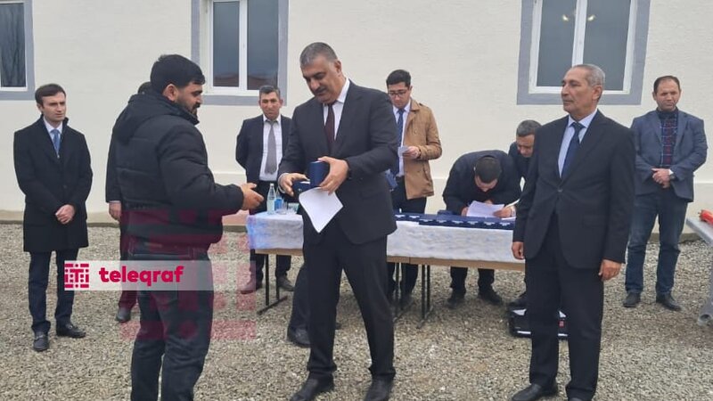 Xanoba kəndinə çatan ailələrə mənzillərin açarları təqdim edildi -