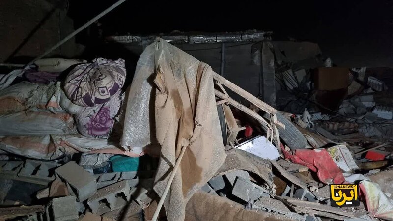 Şirazda yaşayış binalarına raket zərbəsi endirilib -