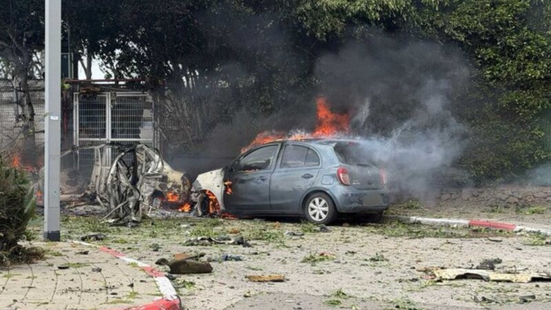 İsrail eyni vaxtda İran və Livan istiqamətindən raket hücumuna məruz qalıb -