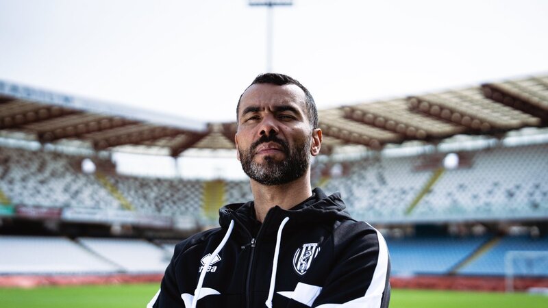 İngiltərə futbolunun əfsanəsi baş məşqçi oldu