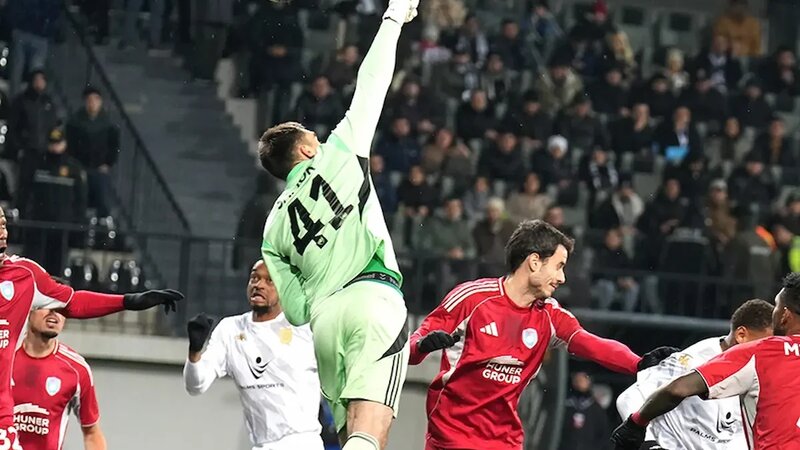 "Turan Tovuz"un qapıçısının quru seriyası qırıldı