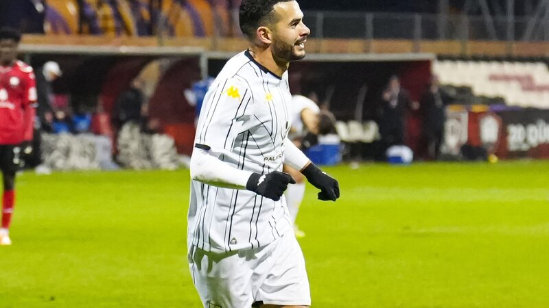 “Neftçi” vurulan penalti sayında yalnız “Qarabağ”dan geri qalır