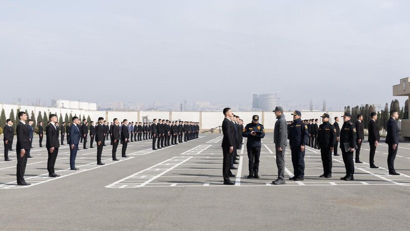 Vilayət Eyvazov sıra baxışı keçirdi -