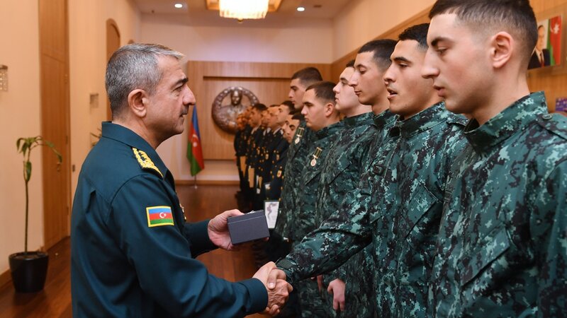Xidməti-döyüş fəaliyyətinin icrasında fərqlənmiş bir qrup hərbi qulluqçu təltif edilmişdir