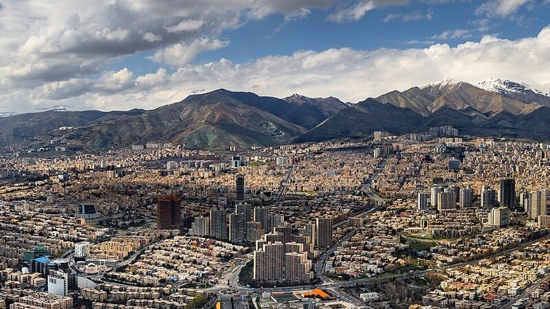 İran XİN: Tehran uzunmüddətli müharibəyə hazırdır