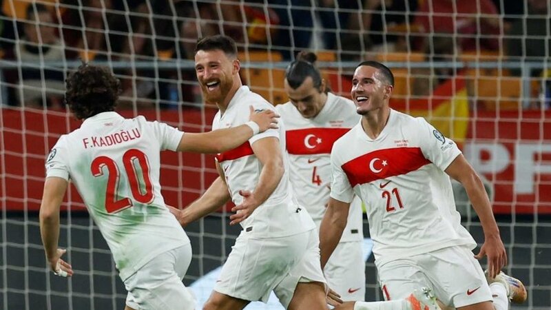 "Beşiktaş" Türkiyə millisinin üzvünü transfer edə bilər