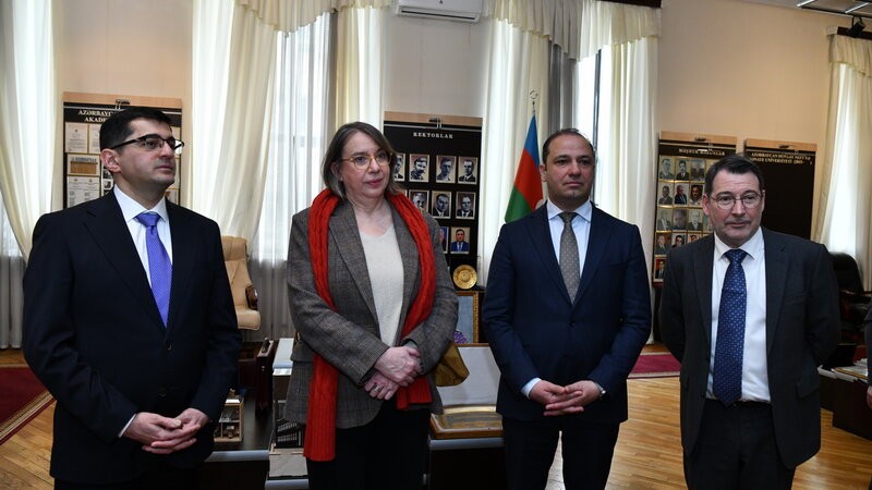 Strasburq Universitetinin prezidenti ADNSU və UFAZ-ın elmi mühitini yüksək qiymətləndirdi