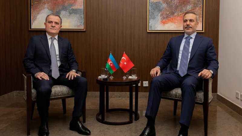 Ceyhun Bayramov Ər-Riyadda Hakan Fidanla görüşdü