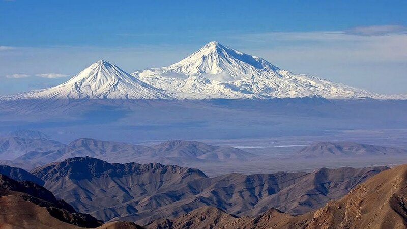 Ermənistanda universitetin loqotipindən Ağrı dağının təsviri çıxarılır