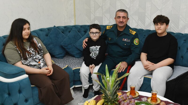 Dövlət Sərhəd Xidmətinin rəhbərliyi şəhid ailələrini ziyarət etdi -