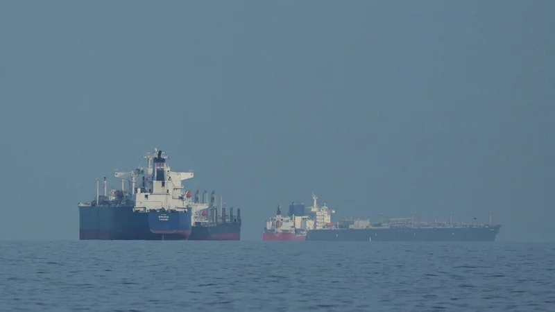 İran rəsmisi: Hörmüz boğazı özünümüdafiə məqsədilə bağlanıb