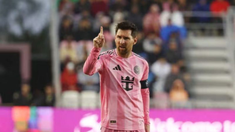 Messi 900-cü qolunu vuraraq tarixə düşdü