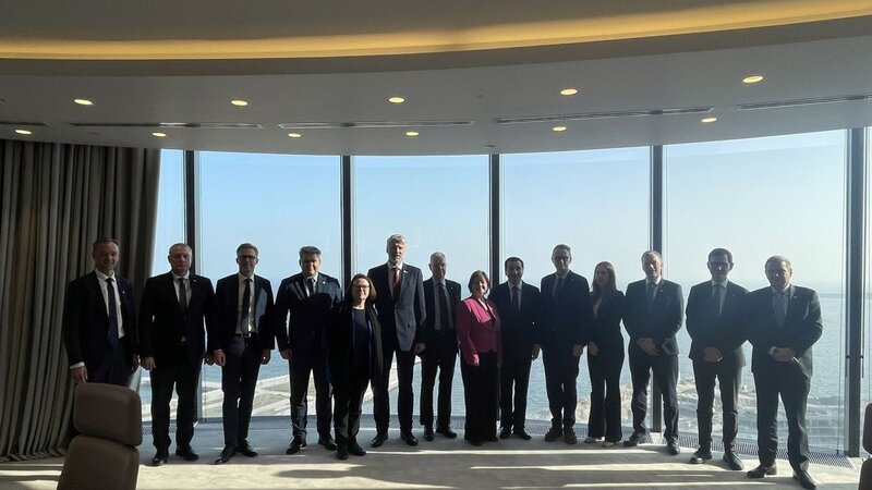 Hikmət Hacıyev NB8 ölkələrinin siyasi direktorları ilə görüşdü