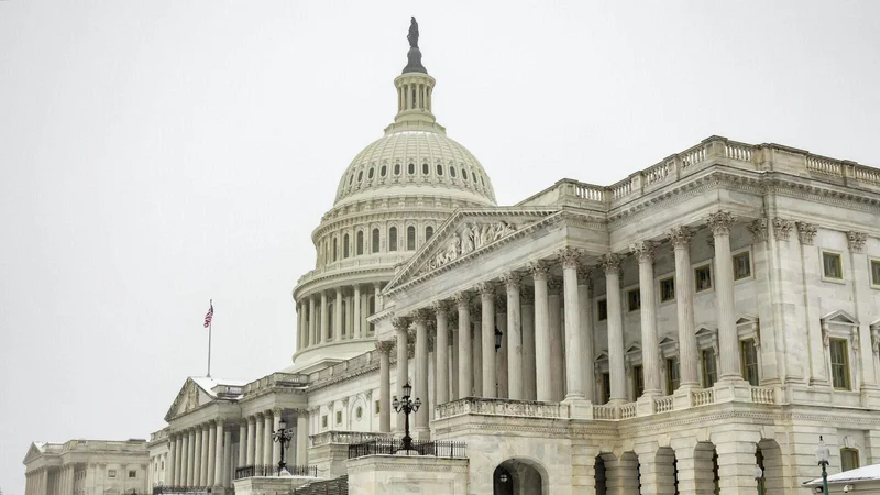 ABŞ Senatı İrana qarşı hərbi əməliyyatlar üçün Konqresin icazəsini tələb edən qətnaməni rədd etdi