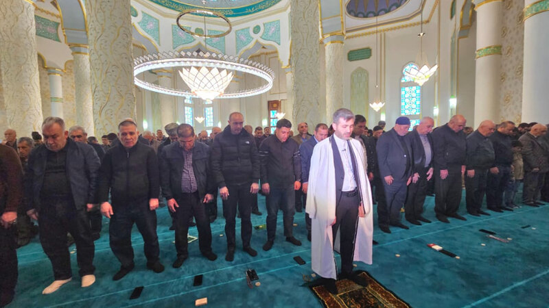 Naxçıvan məscidlərində bayram namazı qılındı
