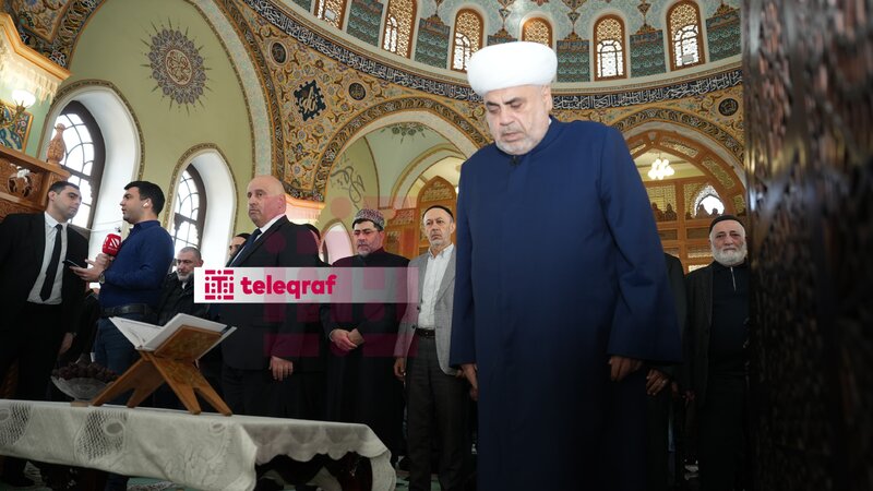Bakıda Təzəpir məscidində bayram namazı qılındı -