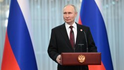 Putin MDB liderlərini Novruz bayramı münasibətilə təbrik etdi