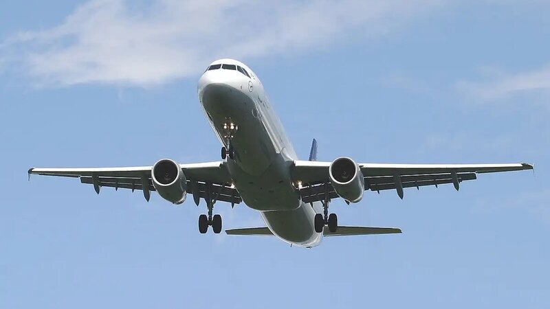 United Airlines yanacaq bahalaşmasına görə bəzi reysləri ləğv edəcək