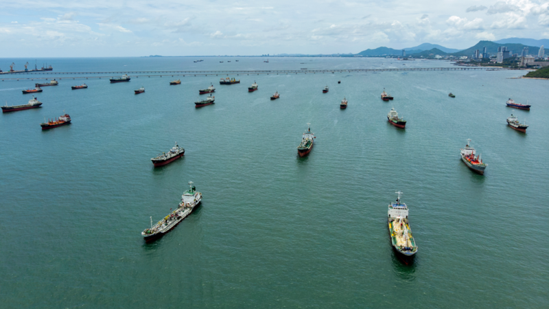 İran nümayəndəsi: Hörmüz boğazı yalnız düşmən gəmiləri üçün bağlıdır
