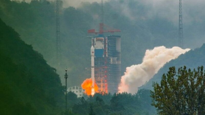 Çin növbəti peyk qrupunu orbitə çıxarıb