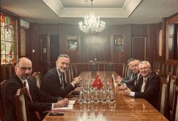 Türkiyə XİN nümayəndəsi ukraynalı həmkarı ilə görüşdü