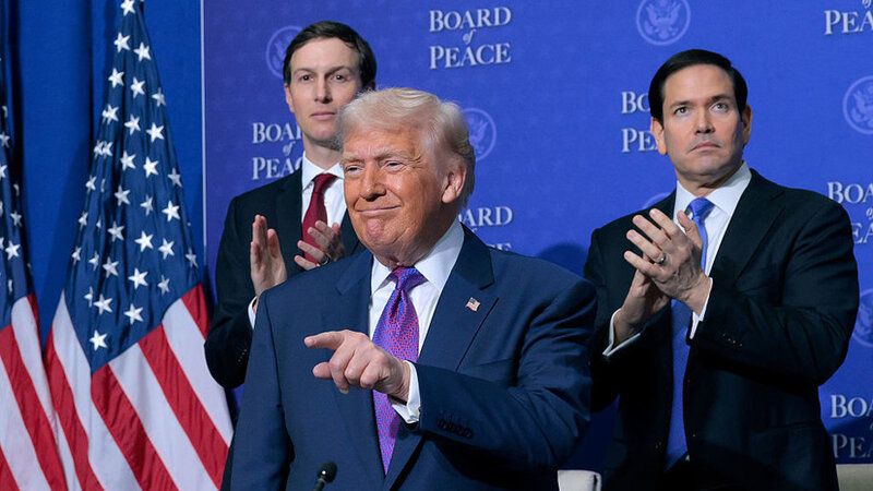 Tramp İrandan böyük hədiyyə aldıqlarını bildirib: