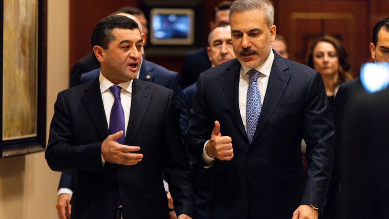 Özbəkistan xarici işlər naziri Hakan Fidana zəng etdi