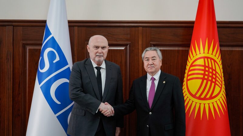 Qırğızıstan xarici işlər naziri ATƏT baş katibi ilə Mərkəzi Asiyadakı durumu müzakirə etdi