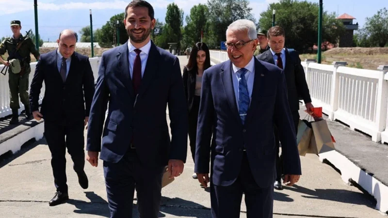 Türkiyə və Ermənistanın xüsusi nümayəndələri arasında telefon danışığı olub